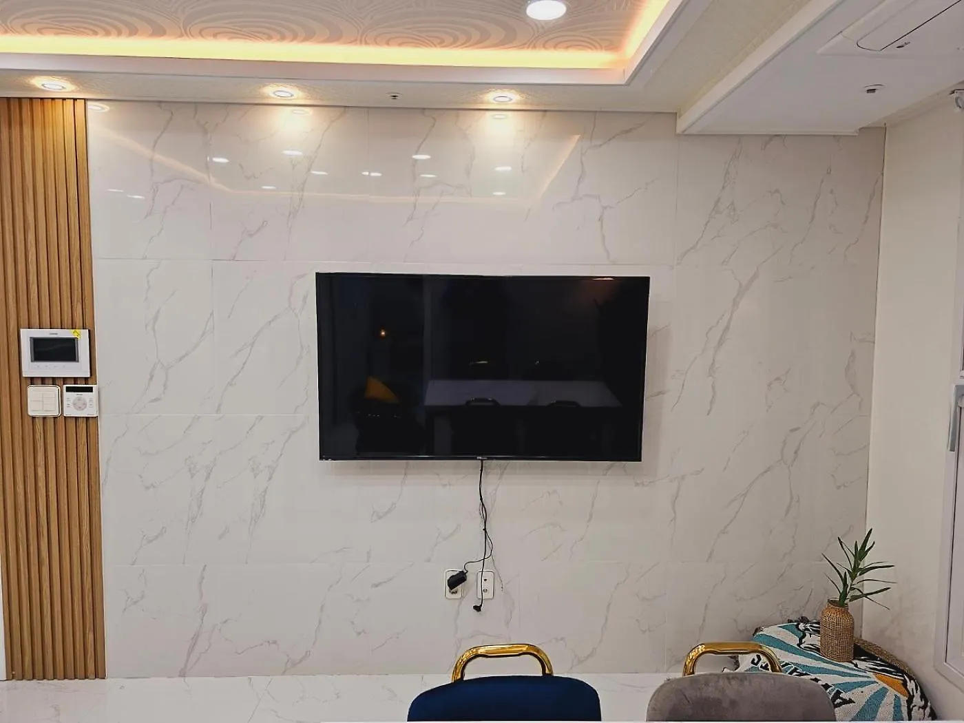 Seoul Hwaogok Large Three Bedroom - 10Mins To Gimpo Airport 0*,  South Korea