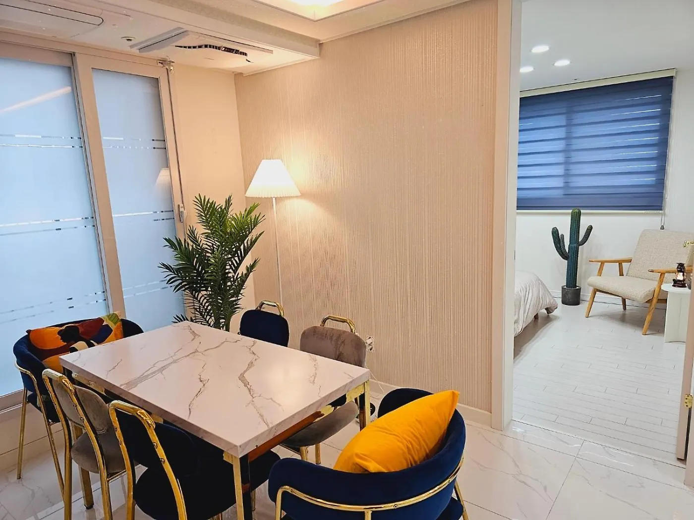 Seoul Hwaogok Large Three Bedroom - 10Mins To Gimpo Airport South Korea