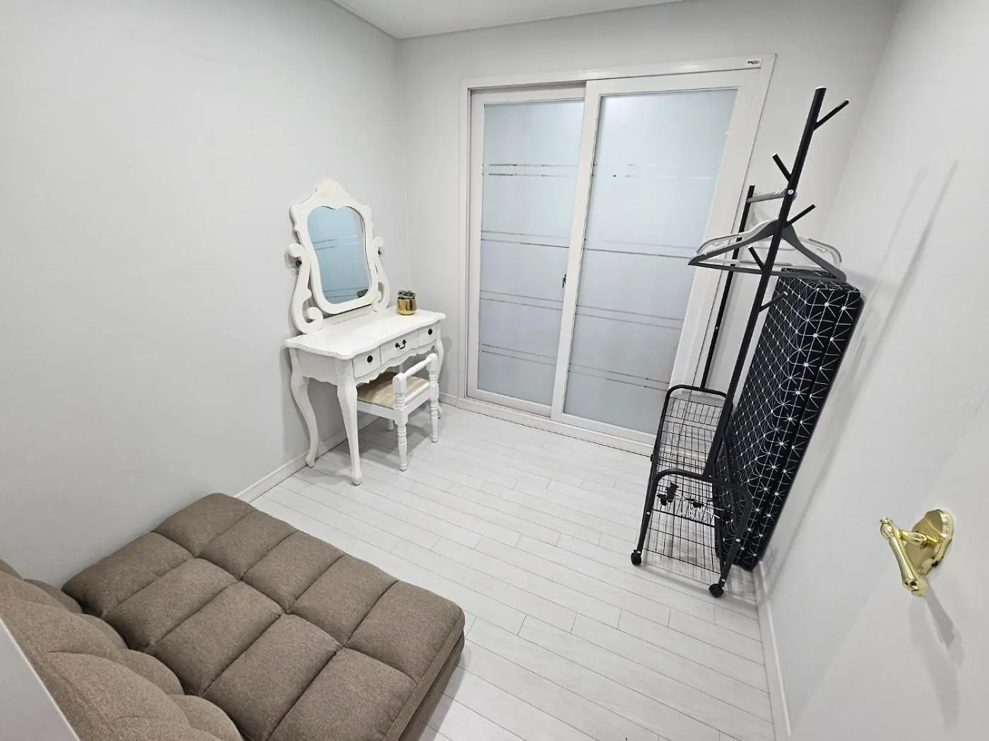 Seoul Hwaogok Large Three Bedroom - 10Mins To Gimpo Airport